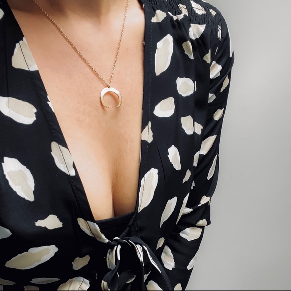 Classic Horn Necklace - Picture 3 of 8